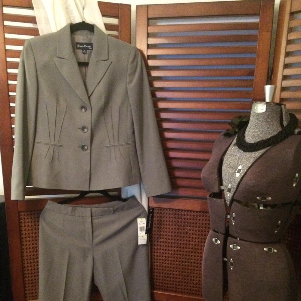 Evan Picone 2 pc Suit Montpellier Grey size 4P